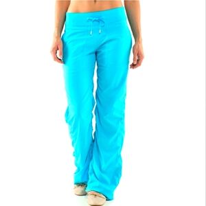💙NWOT Spry Blue Lululemon Studio Pants💙
